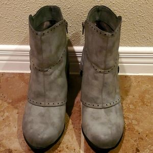 Beautiful grey ankle boots